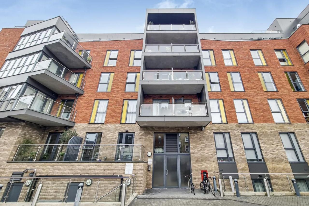 Luxury 2 Bed 2 Bath With Balcony New Build Apartment *South Central London* Exterior photo